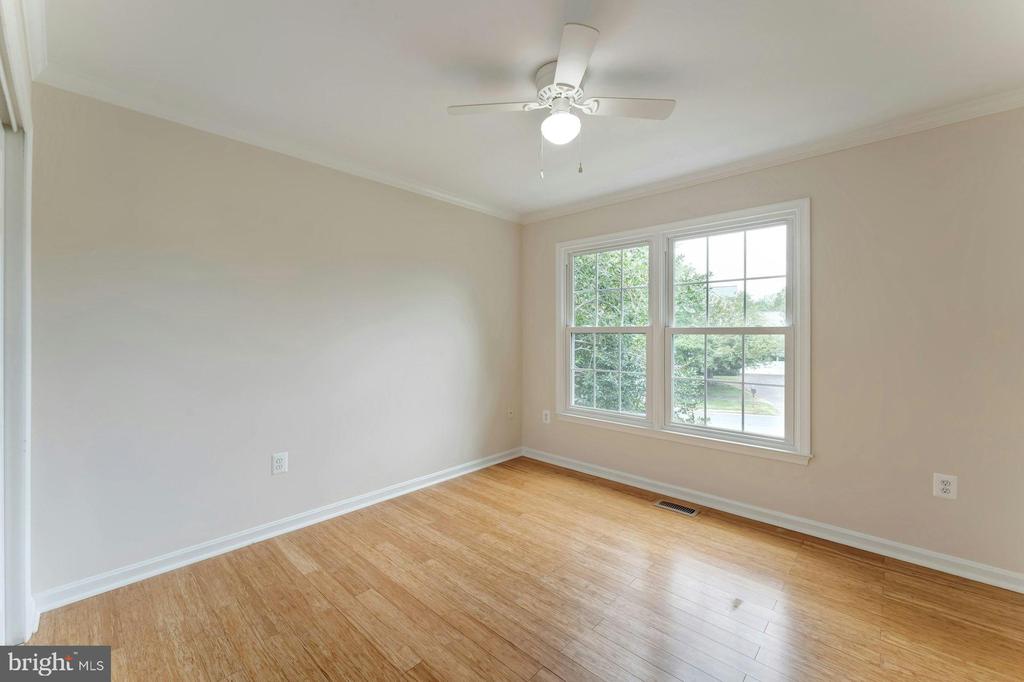 8005 Rocky Rd