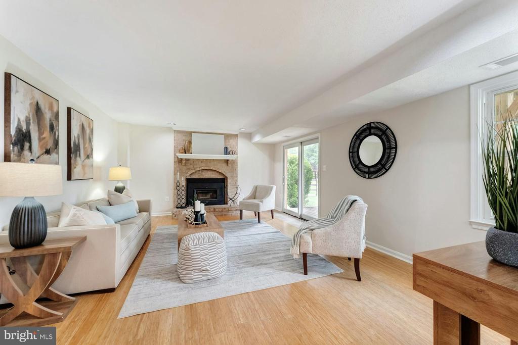 8005 Rocky Rd