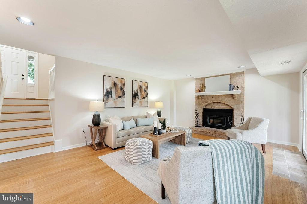 8005 Rocky Rd
