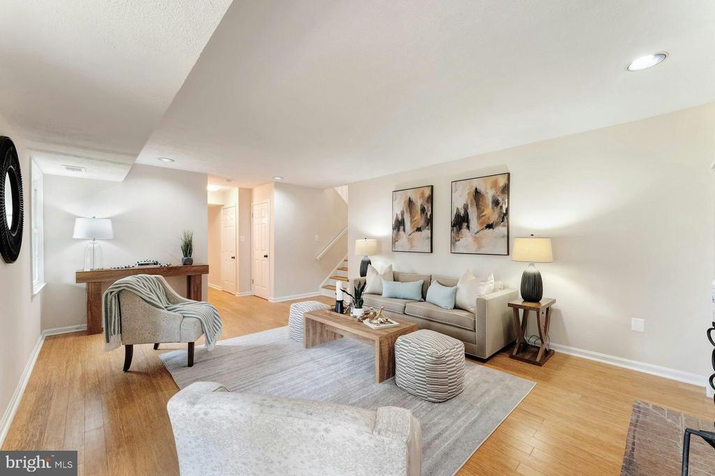 8005 Rocky Rd