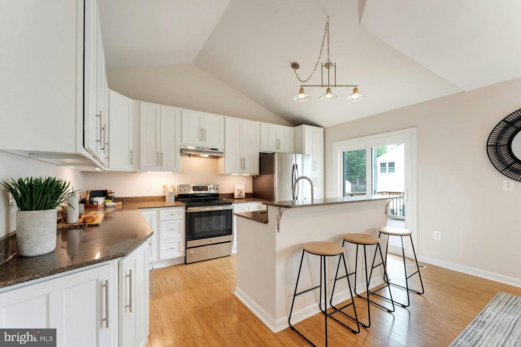 8005 Rocky Rd