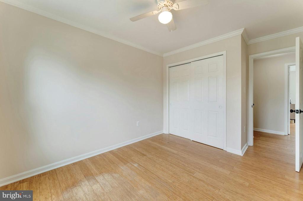 8005 Rocky Rd