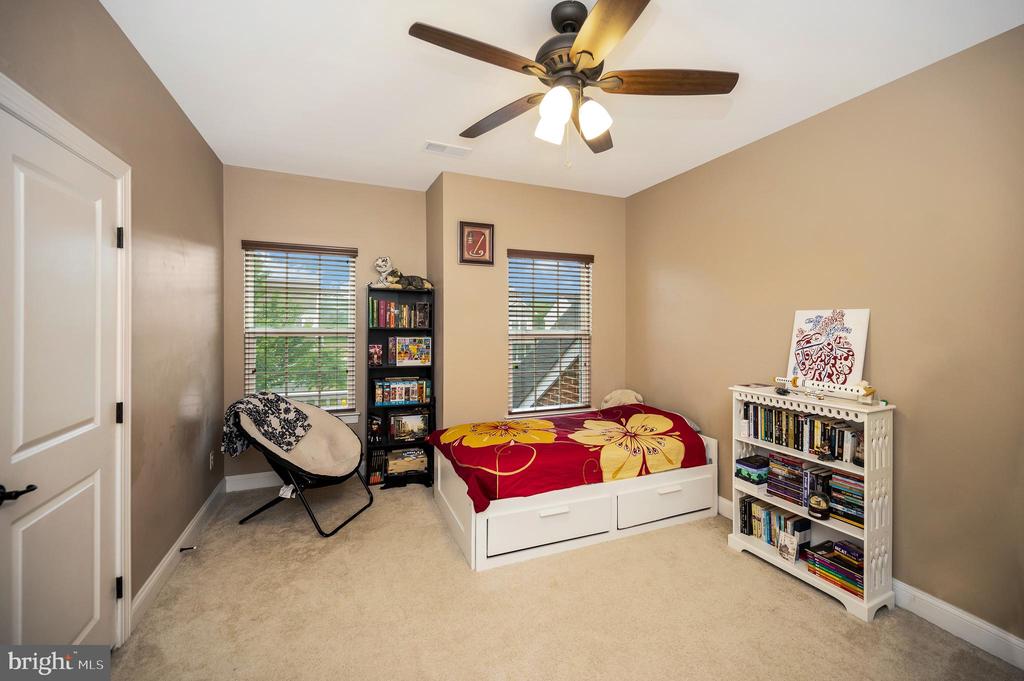 3348 Soaring Cir