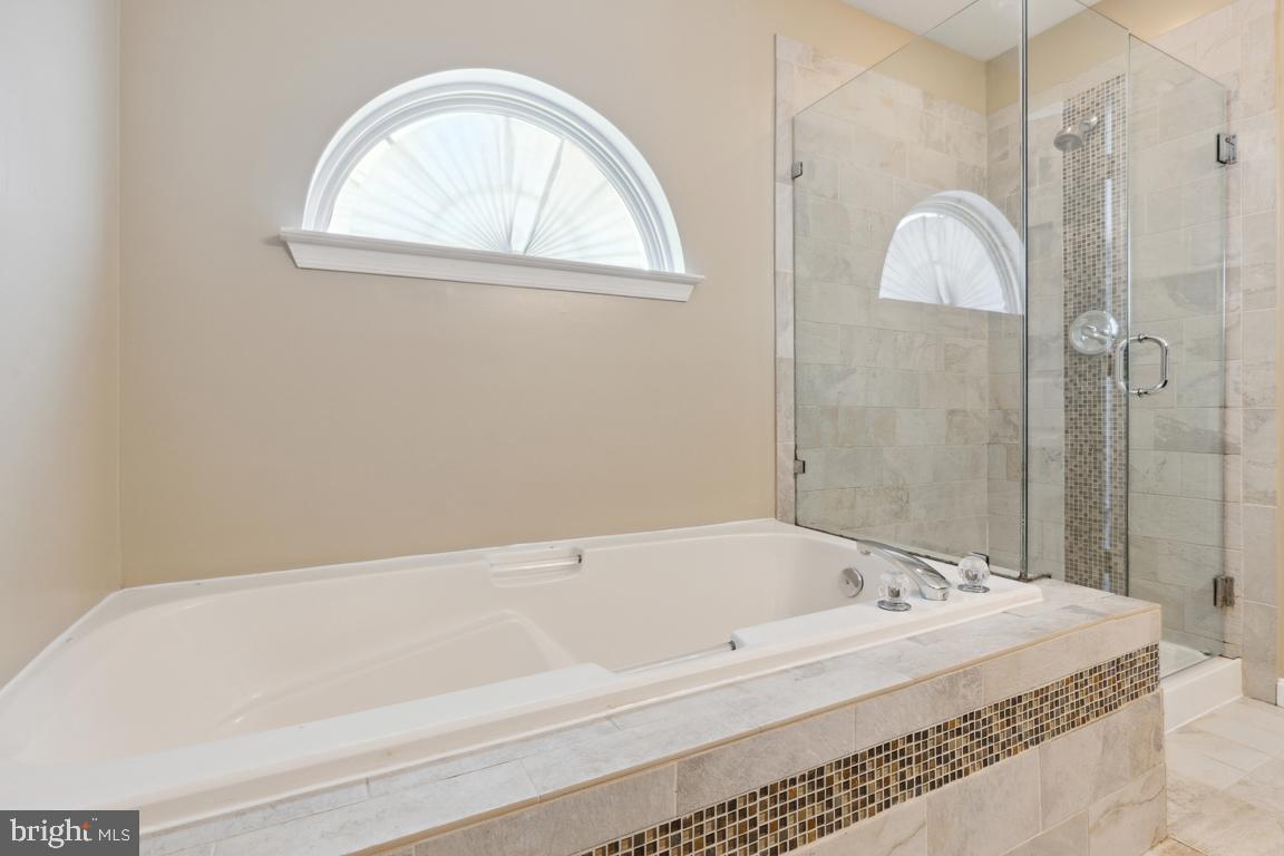 6178 OAKLAWN LN