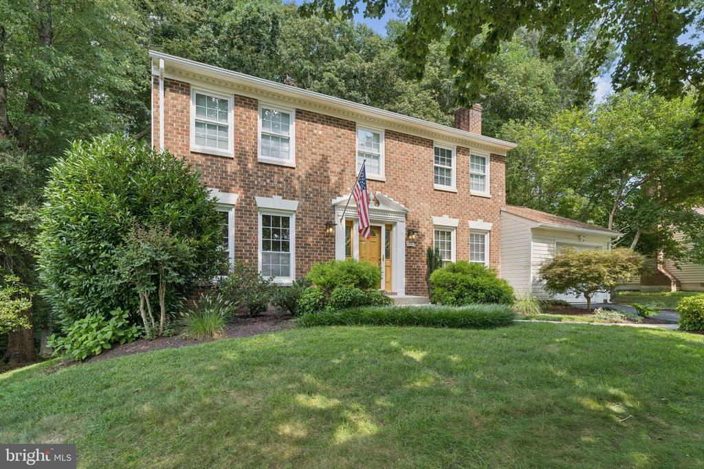 2938 FOX TAIL COURT