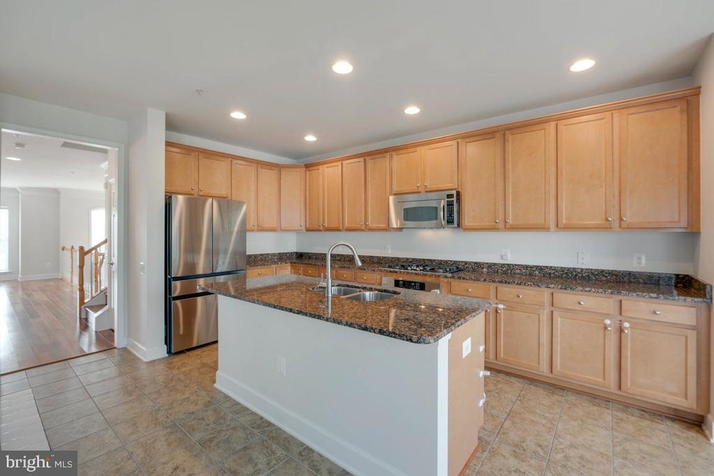2380 BROOKMOOR LANE