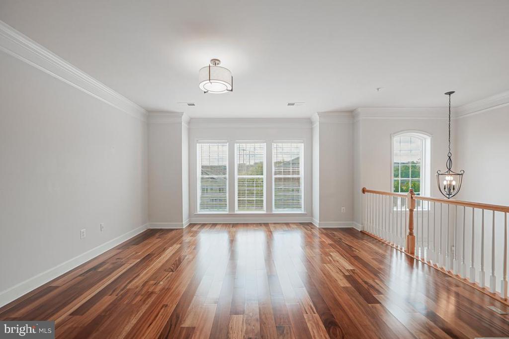 2380 BROOKMOOR LANE