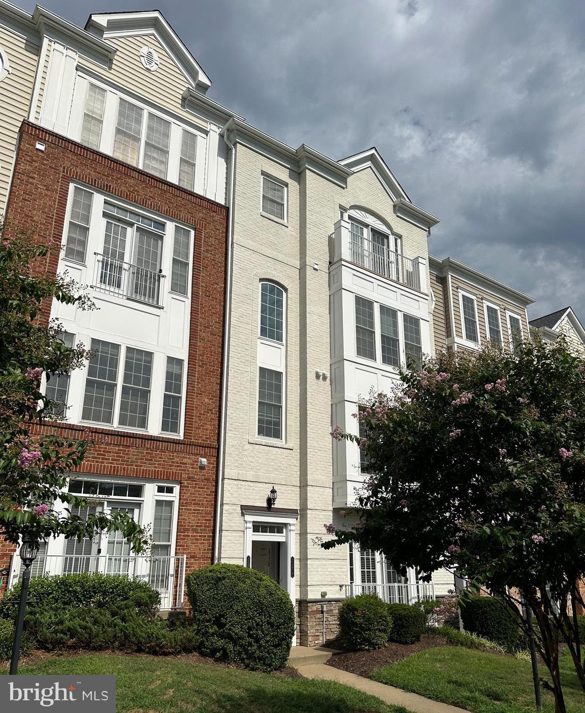 2380 BROOKMOOR LANE