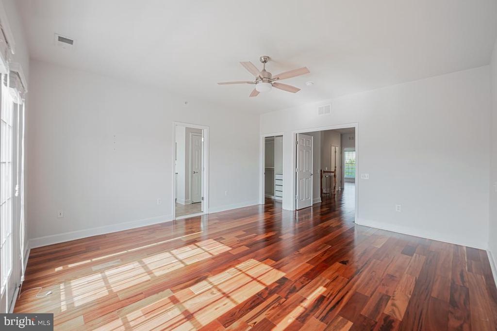 2380 BROOKMOOR LANE