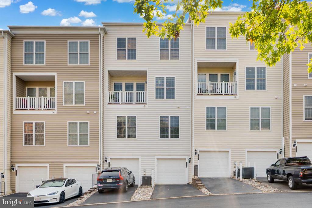 2380 BROOKMOOR LANE