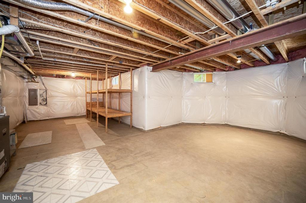 5300 AUSTRA PLACE