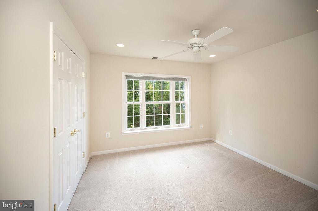 5300 AUSTRA PLACE