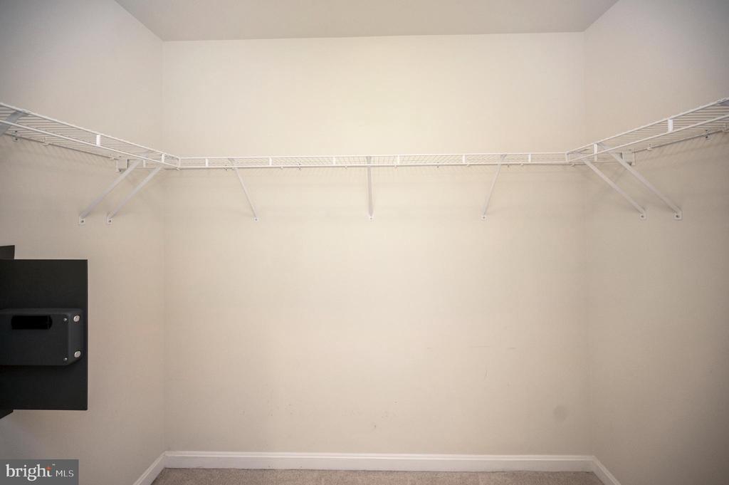 5300 AUSTRA PLACE