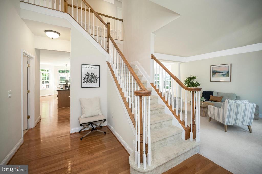 5300 AUSTRA PLACE