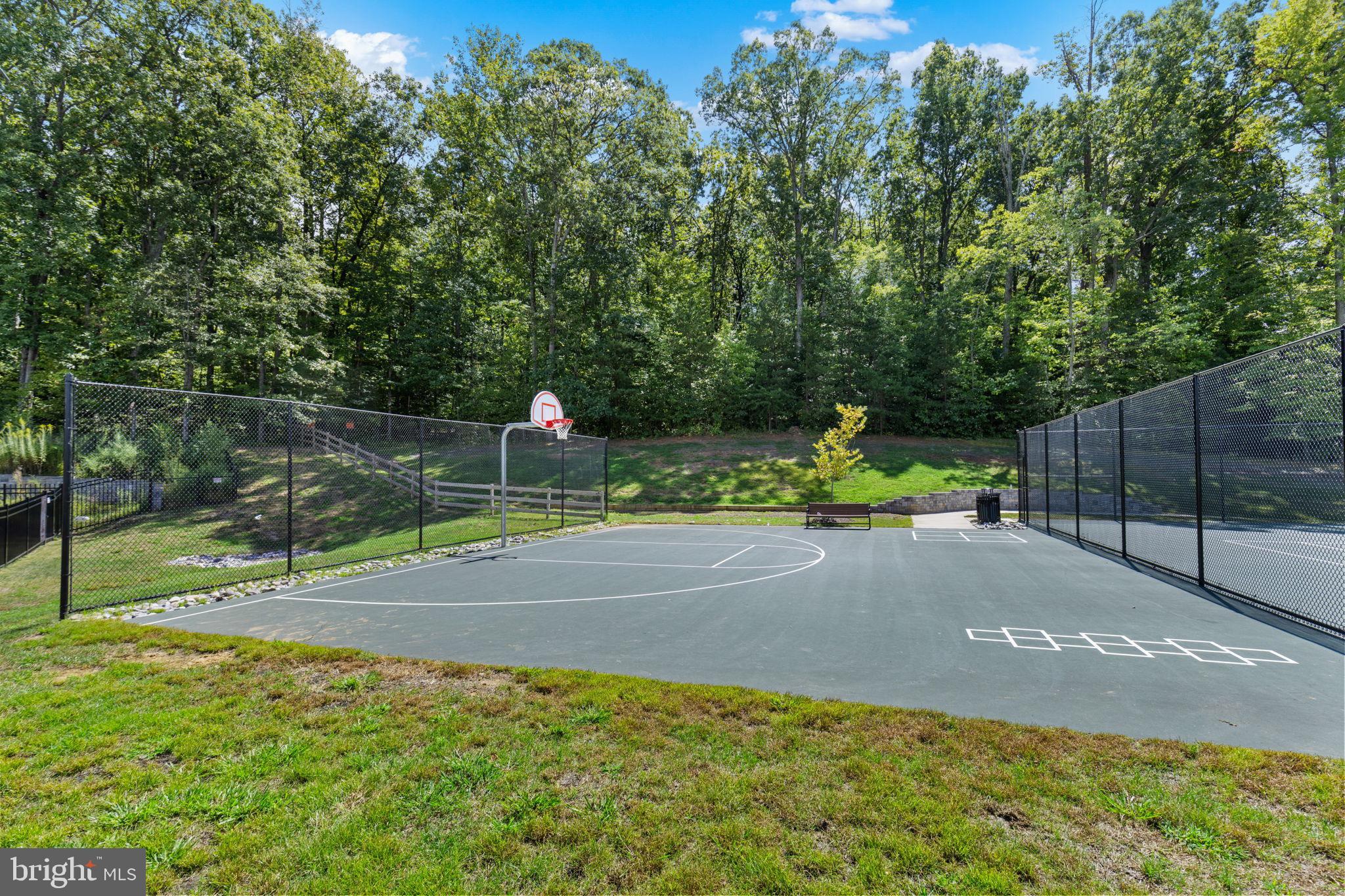 1744 HARTFIELD COURT