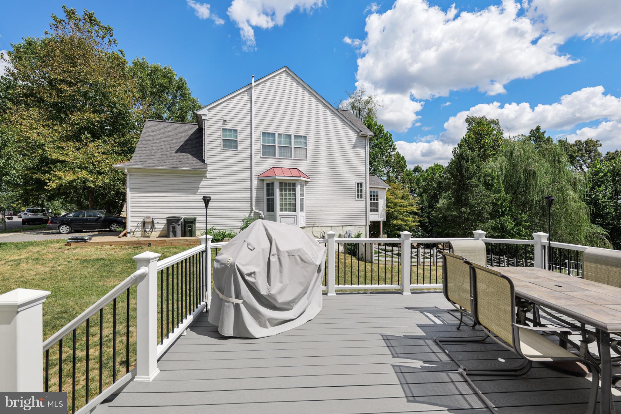 8931 YELLOWLEG COURT