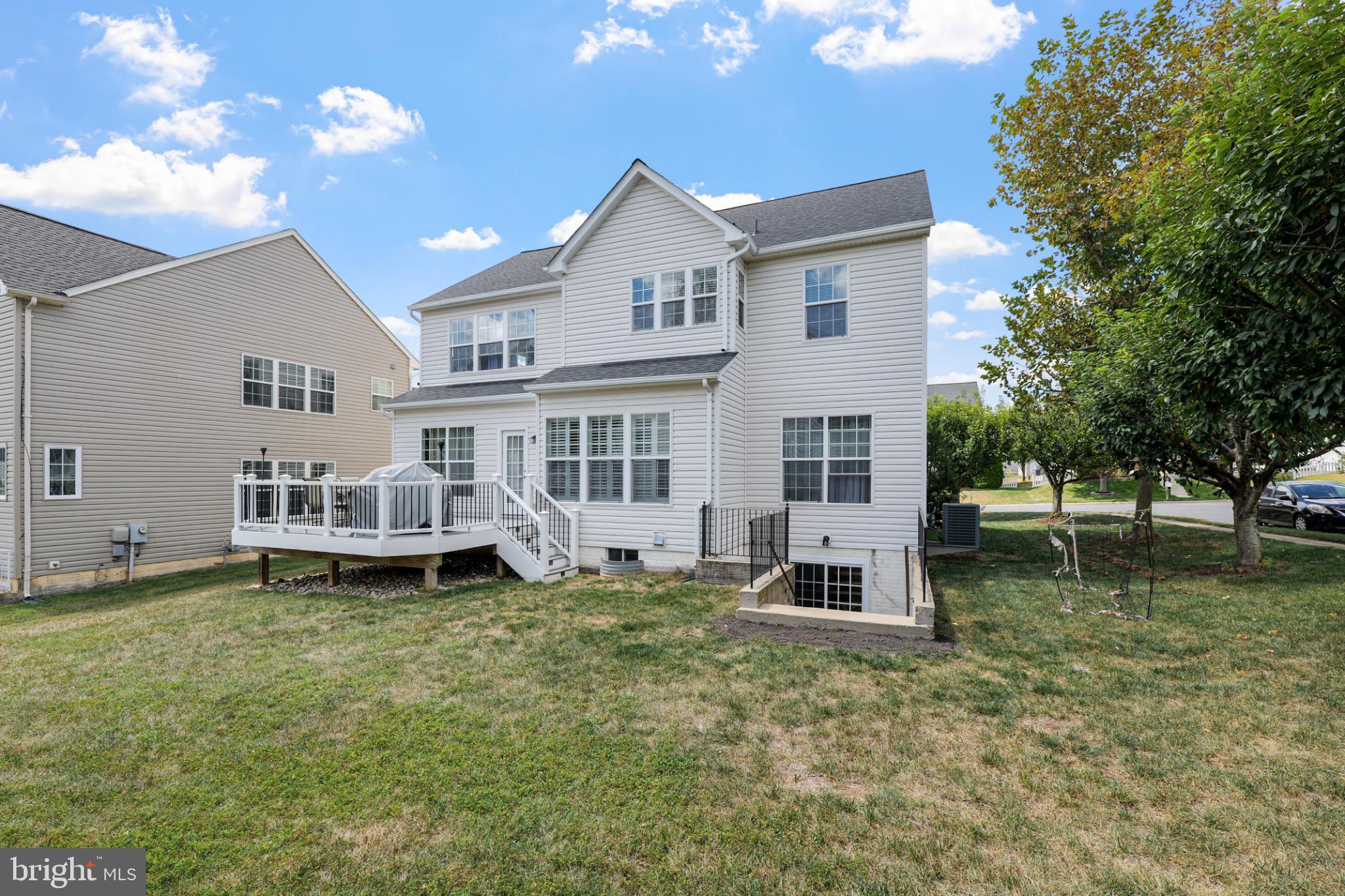 8931 YELLOWLEG COURT