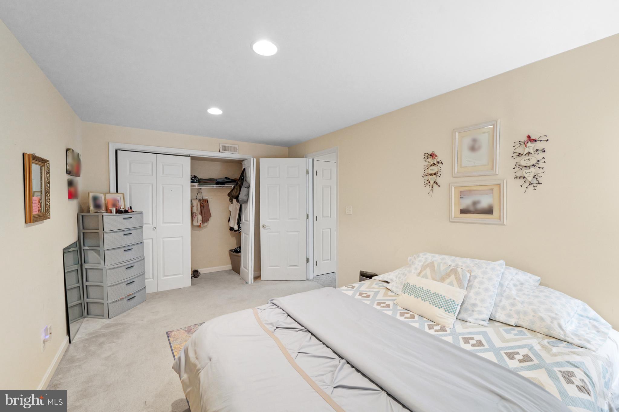 8931 YELLOWLEG COURT