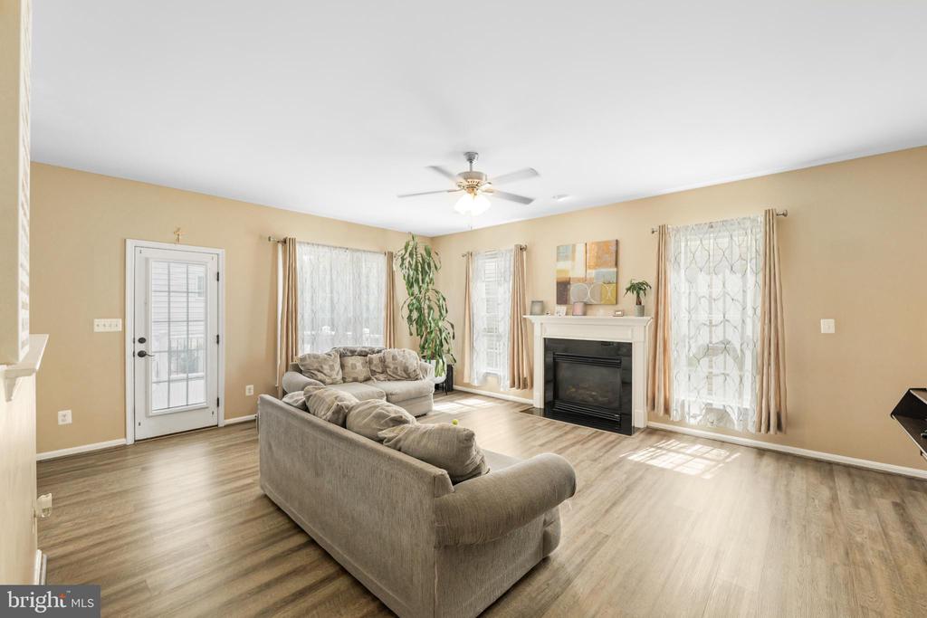 8931 YELLOWLEG COURT