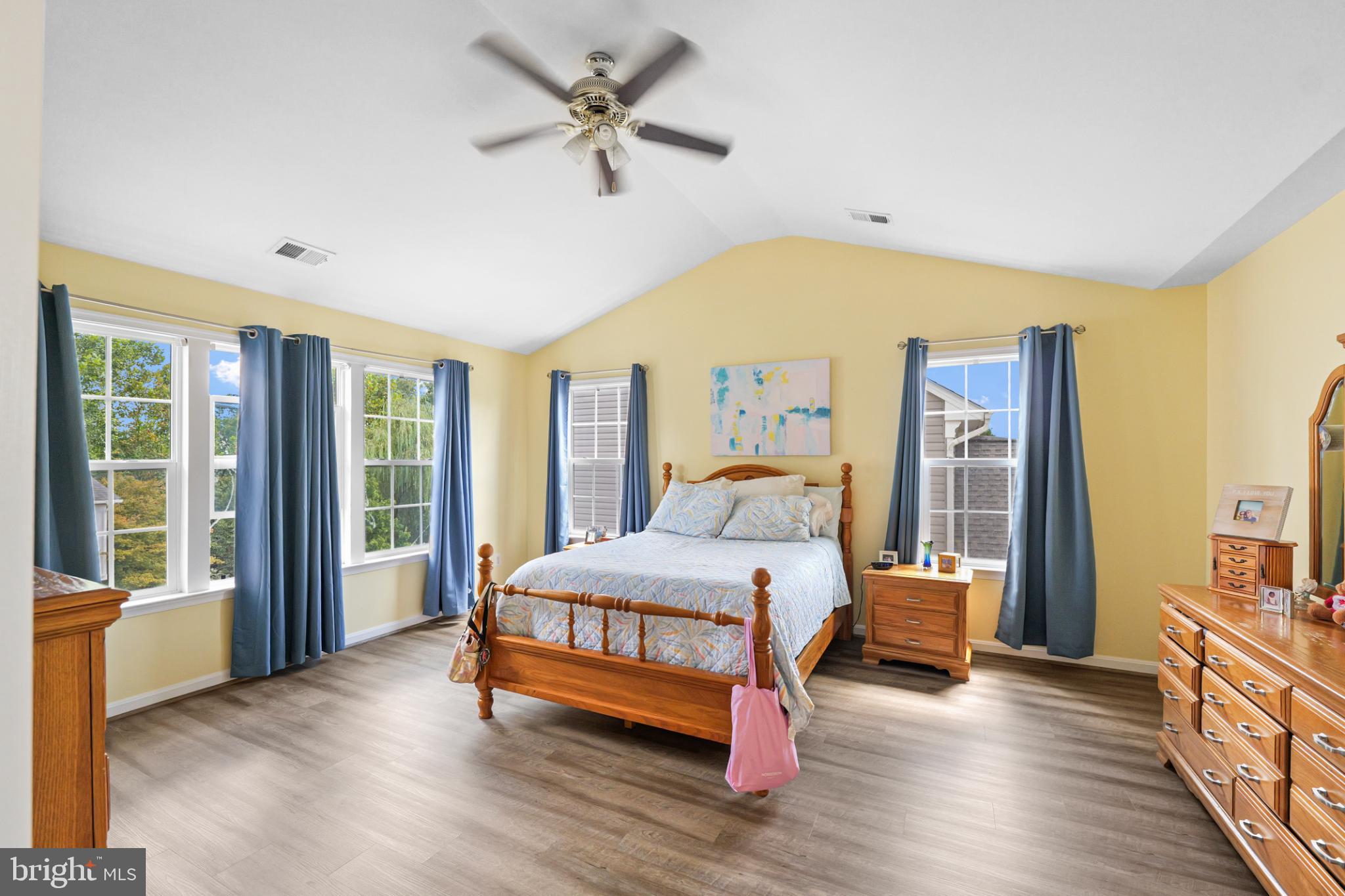 8931 YELLOWLEG COURT