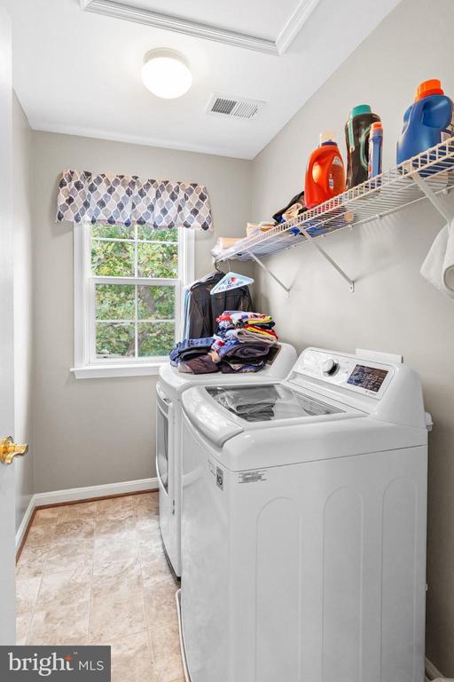 8931 YELLOWLEG COURT