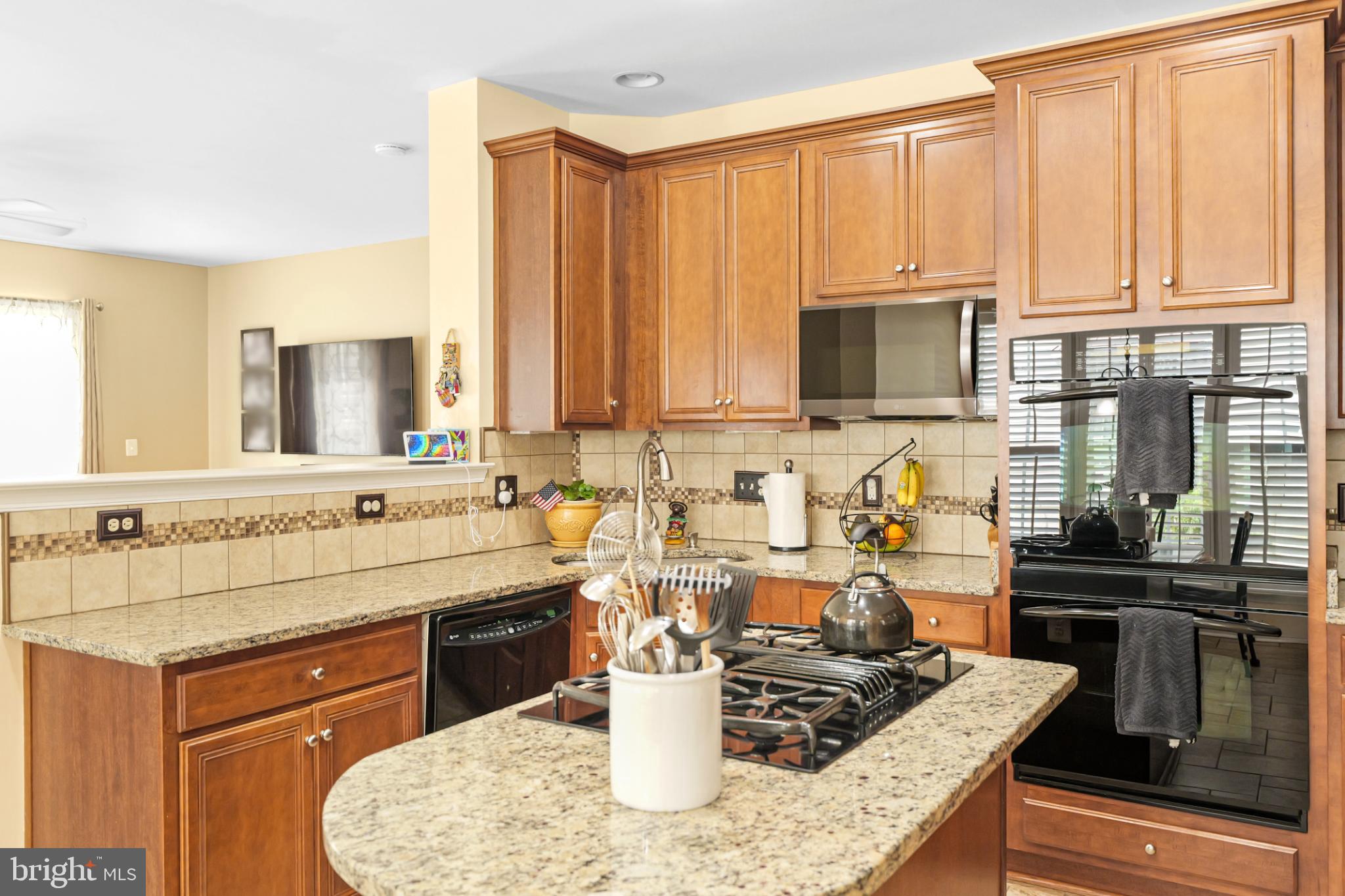 8931 YELLOWLEG COURT