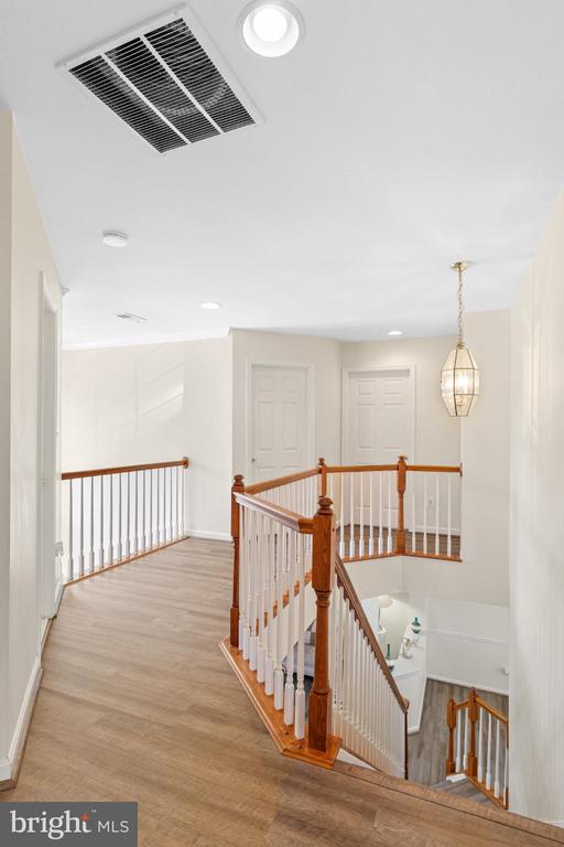 8931 YELLOWLEG COURT