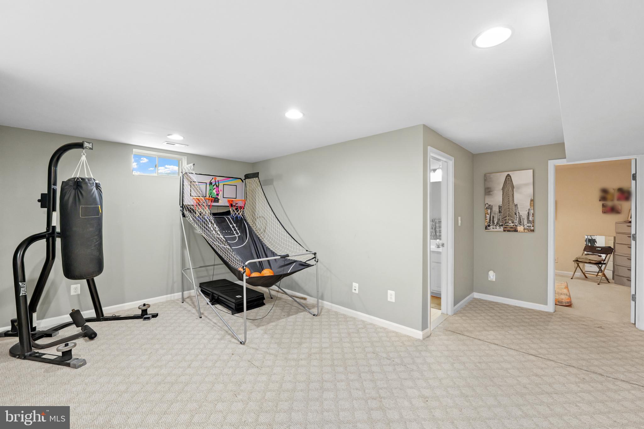 8931 YELLOWLEG COURT