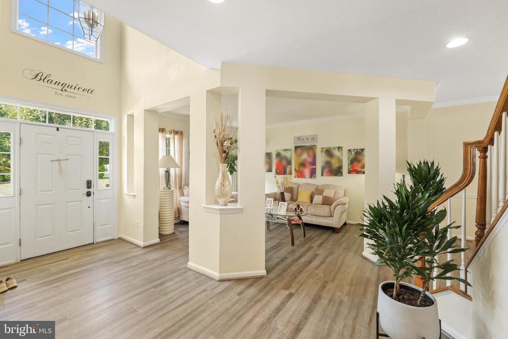 8931 YELLOWLEG COURT