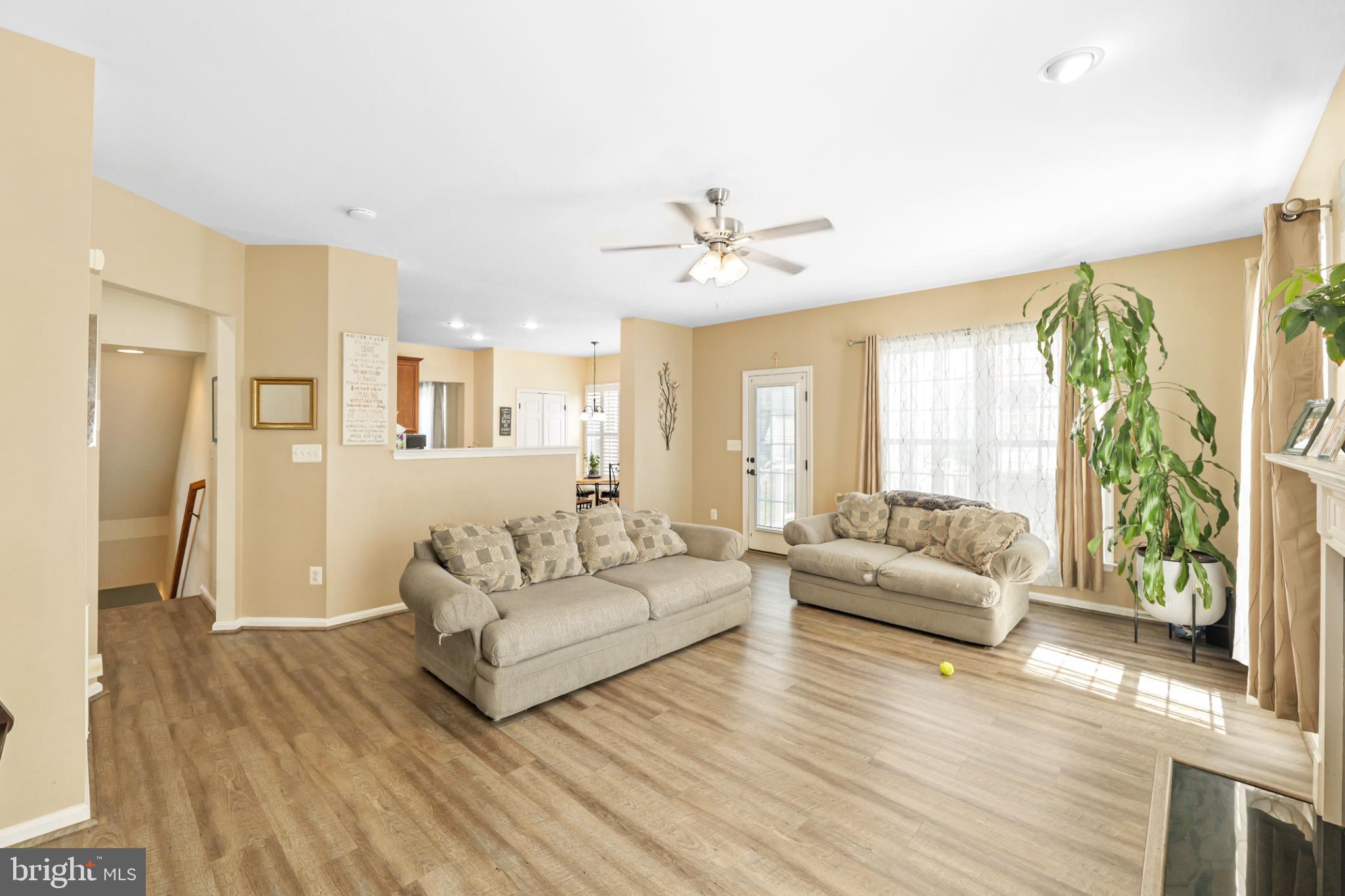 8931 YELLOWLEG COURT