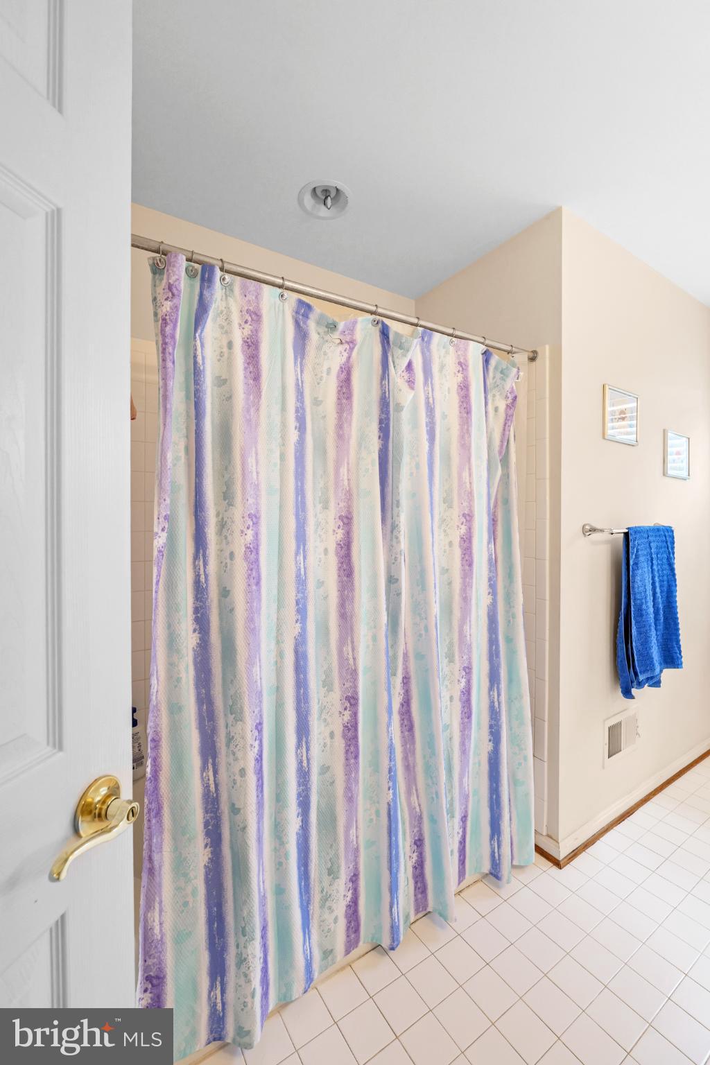 8931 YELLOWLEG COURT