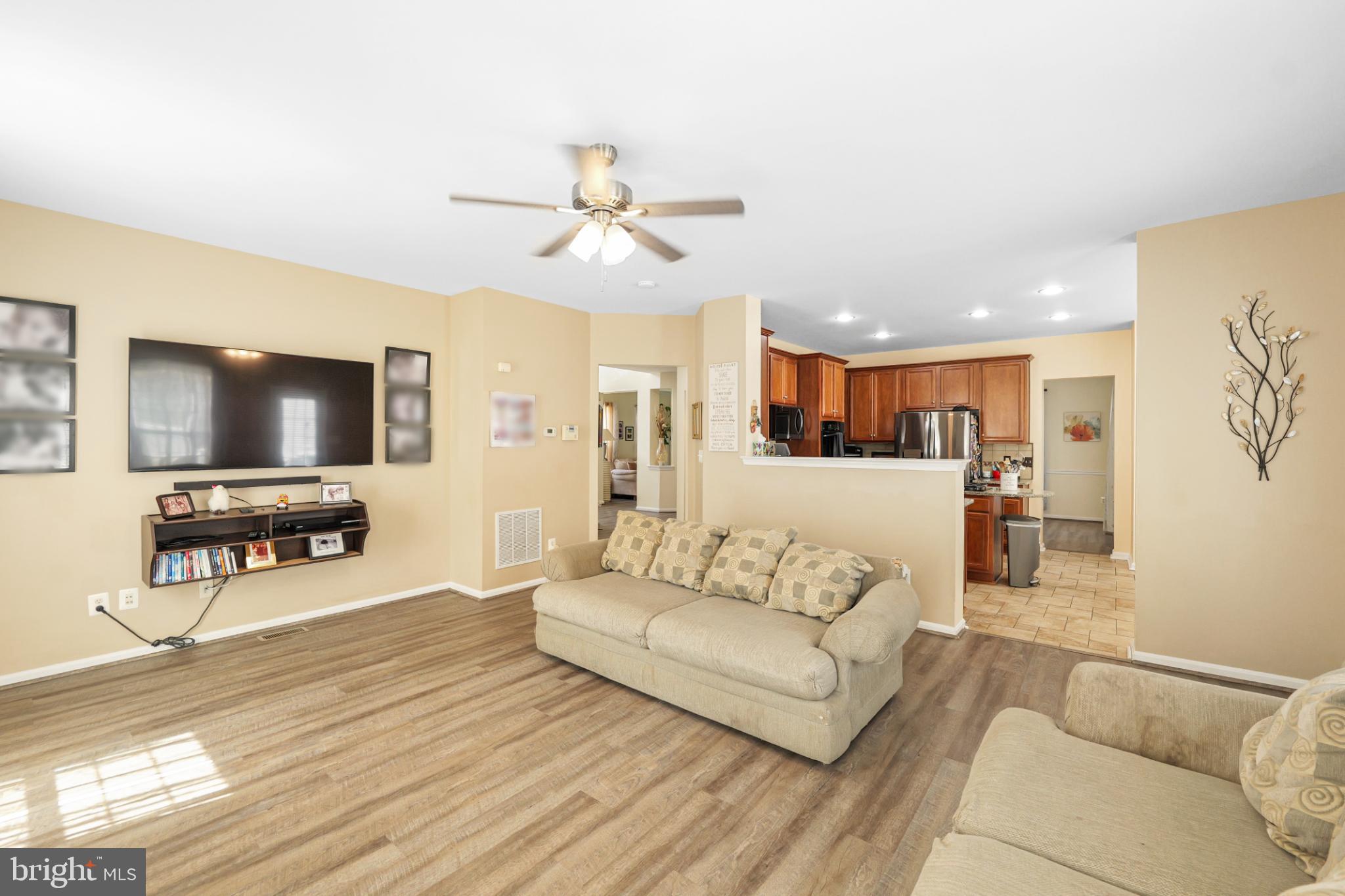 8931 YELLOWLEG COURT