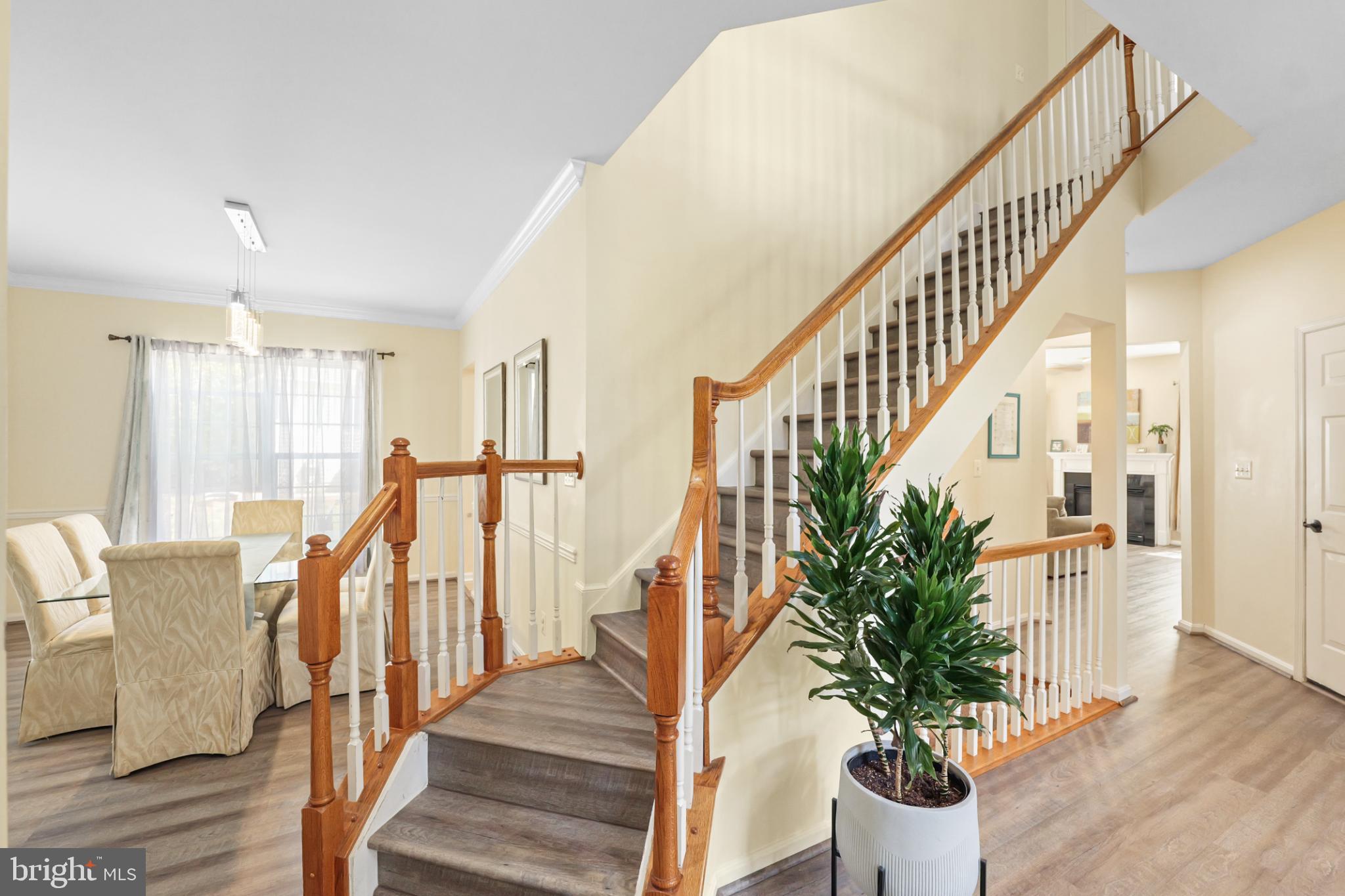 8931 YELLOWLEG COURT