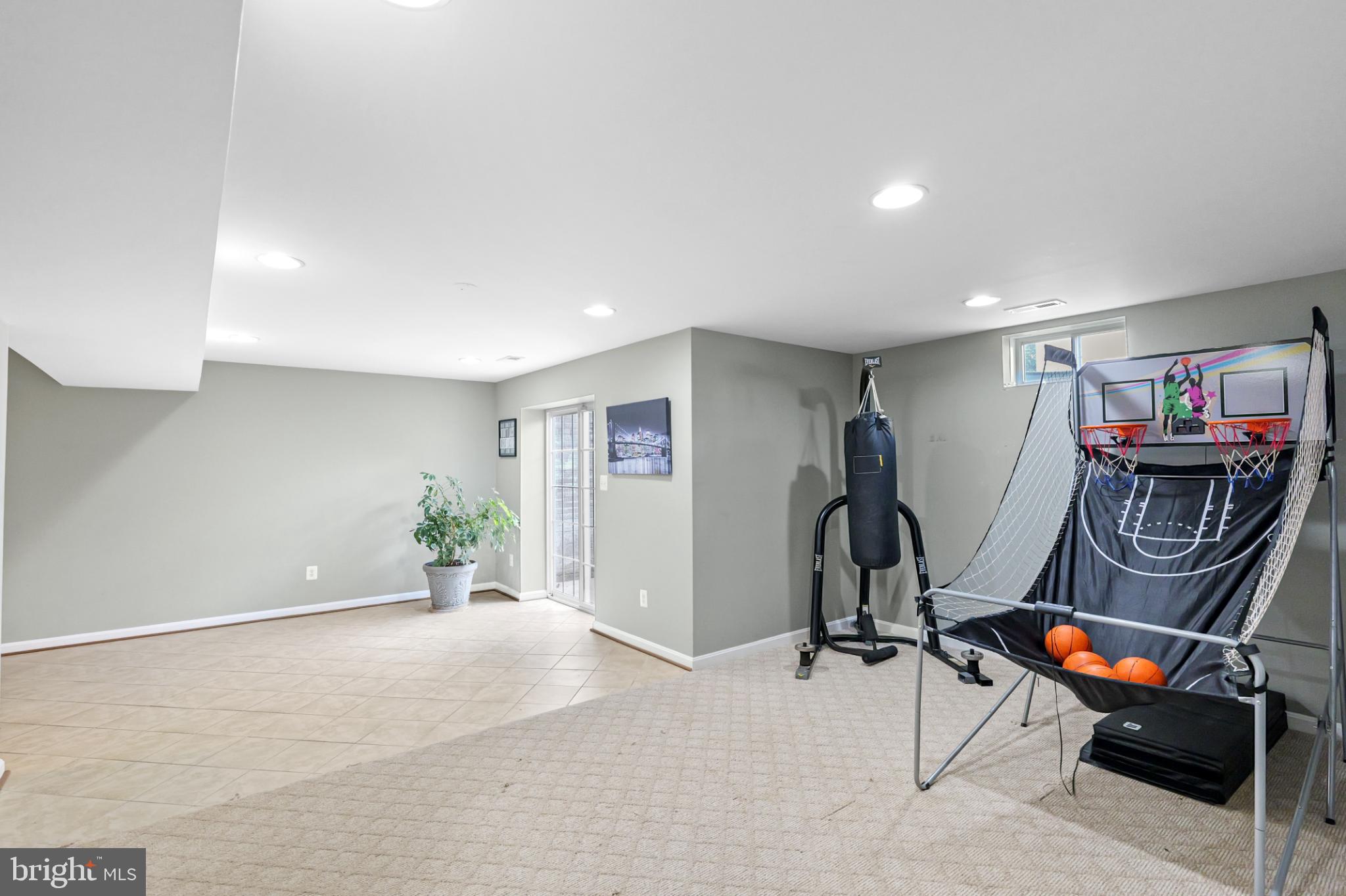 8931 YELLOWLEG COURT