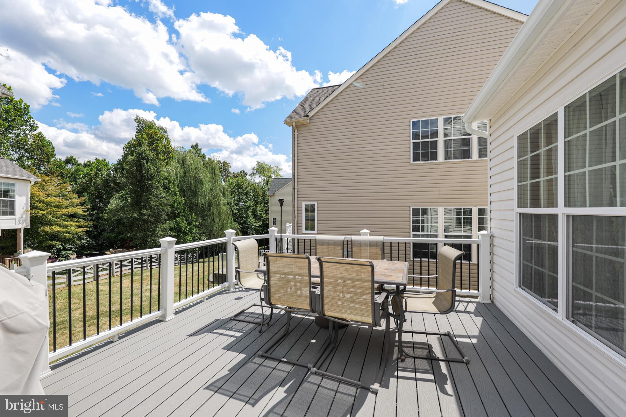 8931 YELLOWLEG COURT