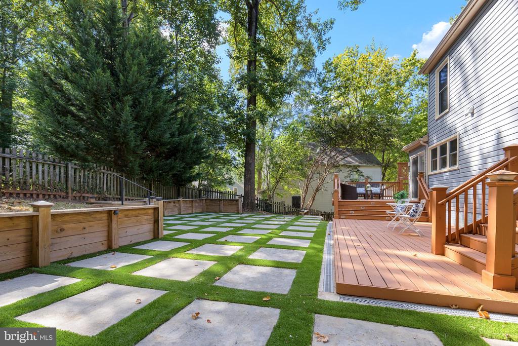 15062 LINDENBERRY LANE