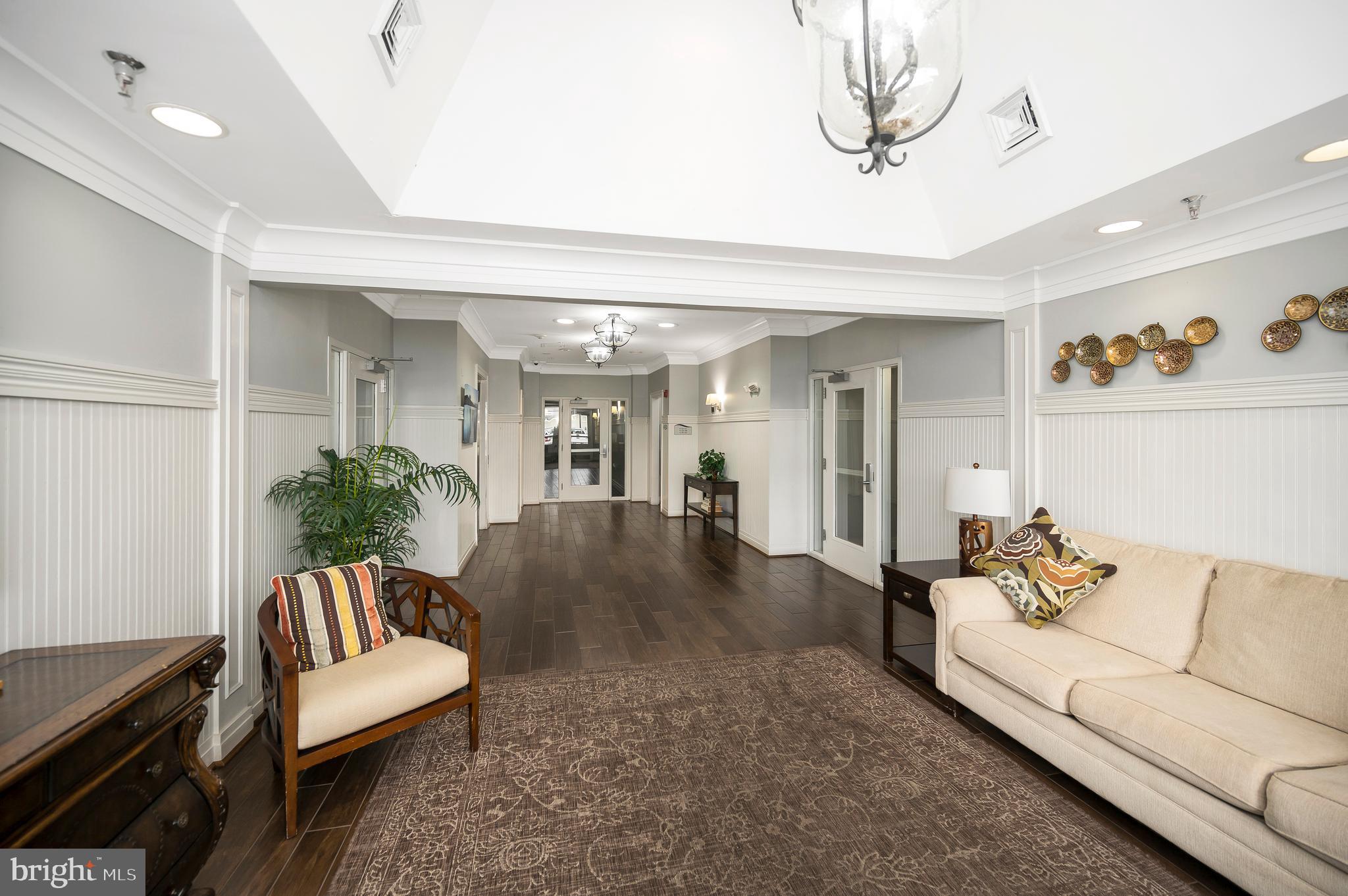 1641 LADUE COURT 203