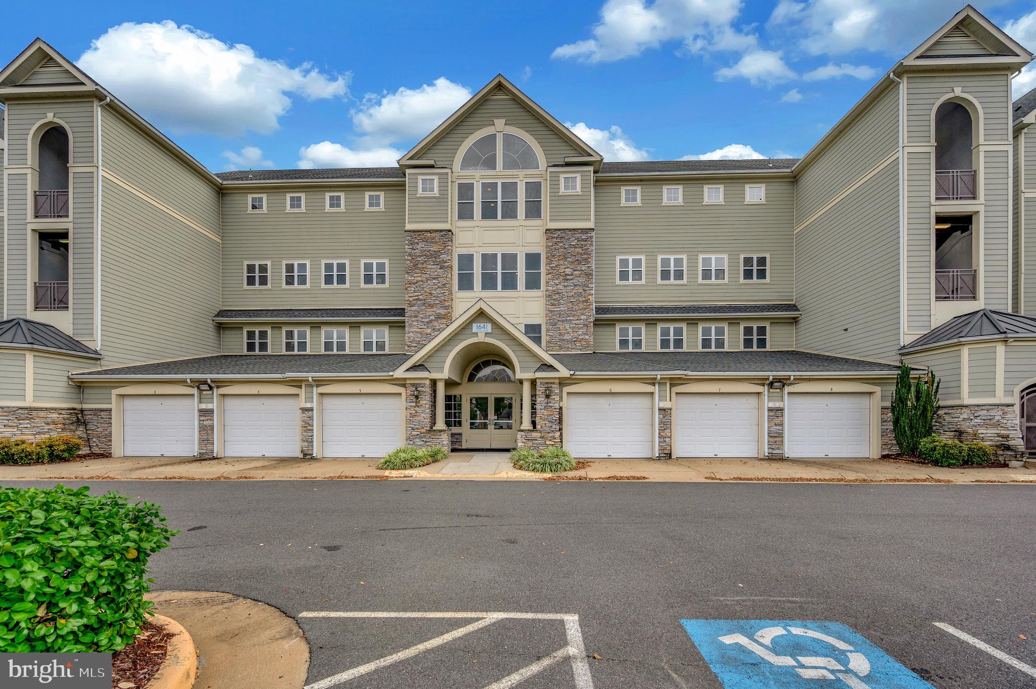 1641 LADUE COURT 203