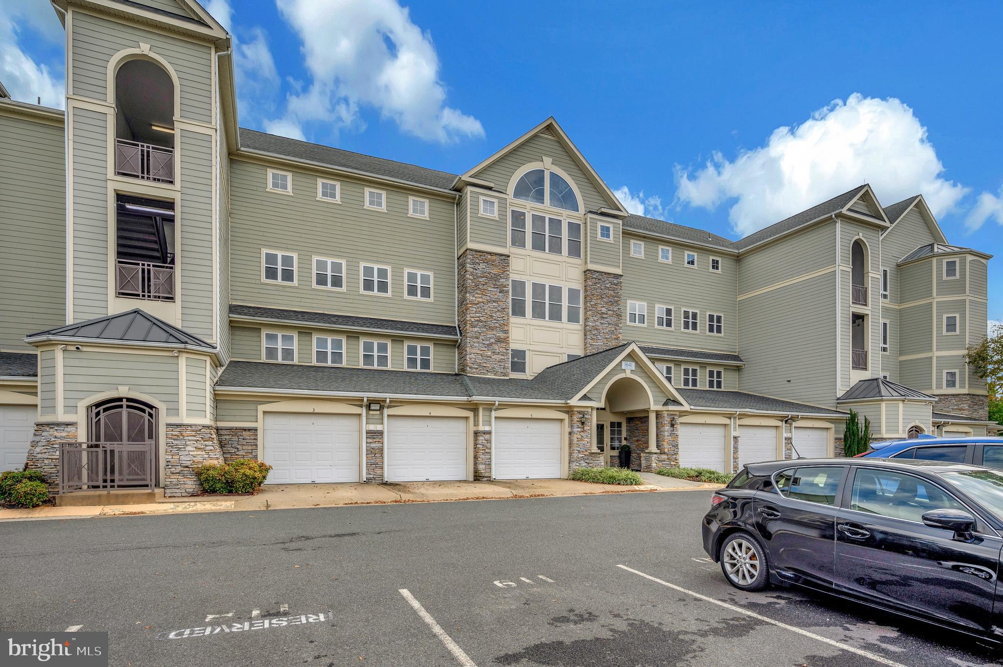 1641 LADUE COURT 203