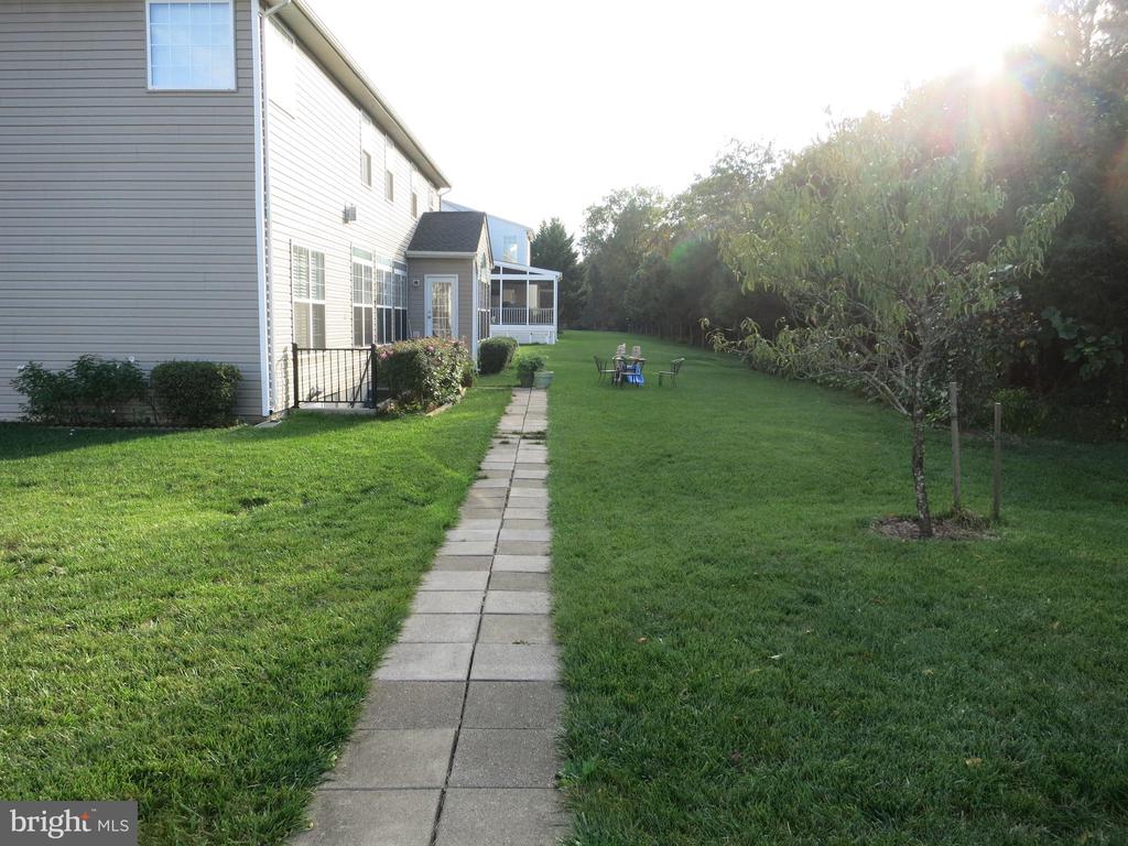 8400 HESSIAN HILL COURT