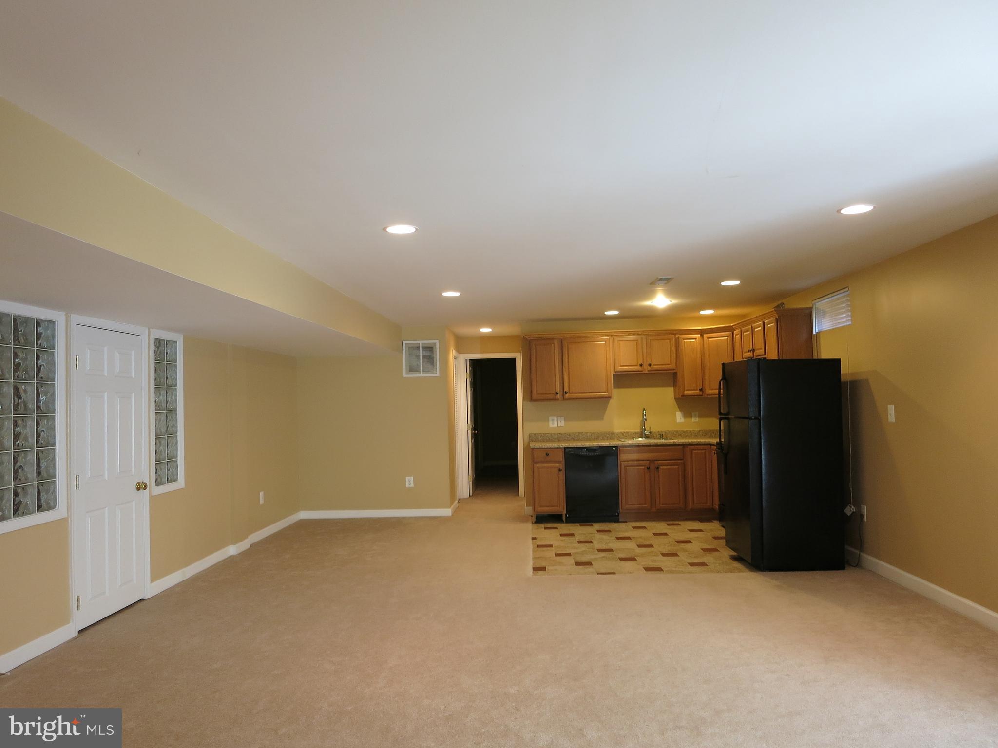 8400 HESSIAN HILL COURT