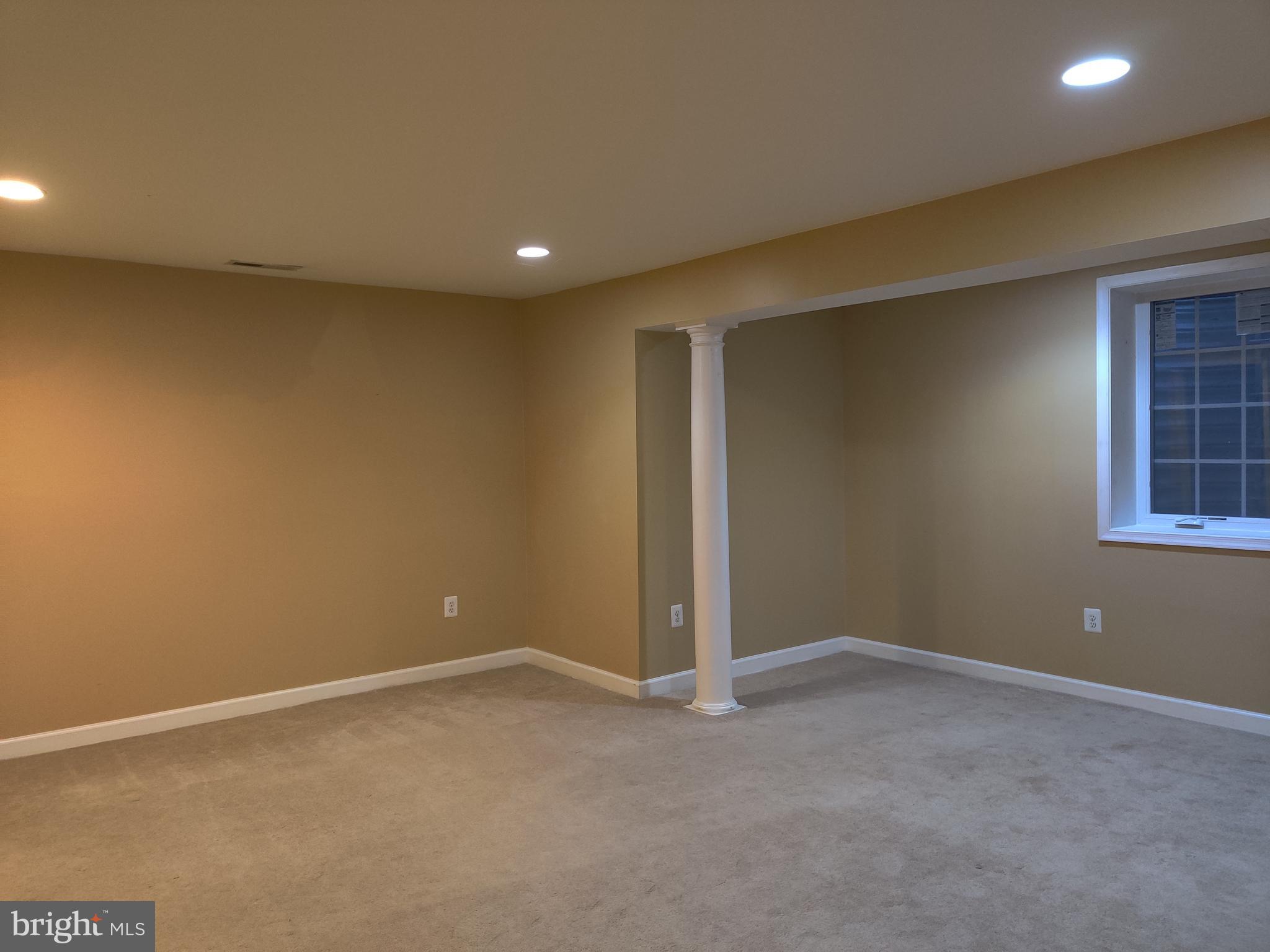 8400 HESSIAN HILL COURT
