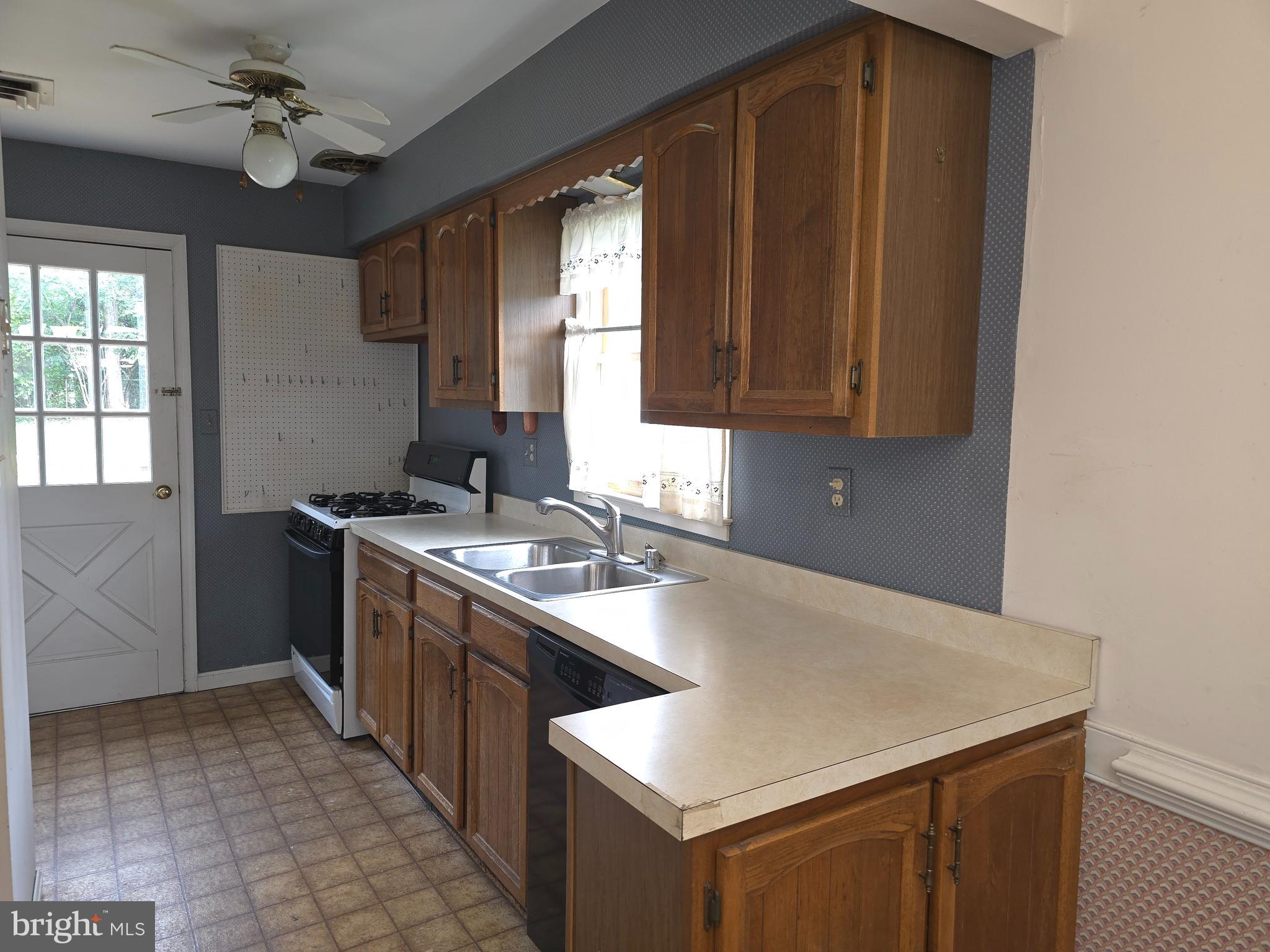 9405 BLACKSTONE ROAD