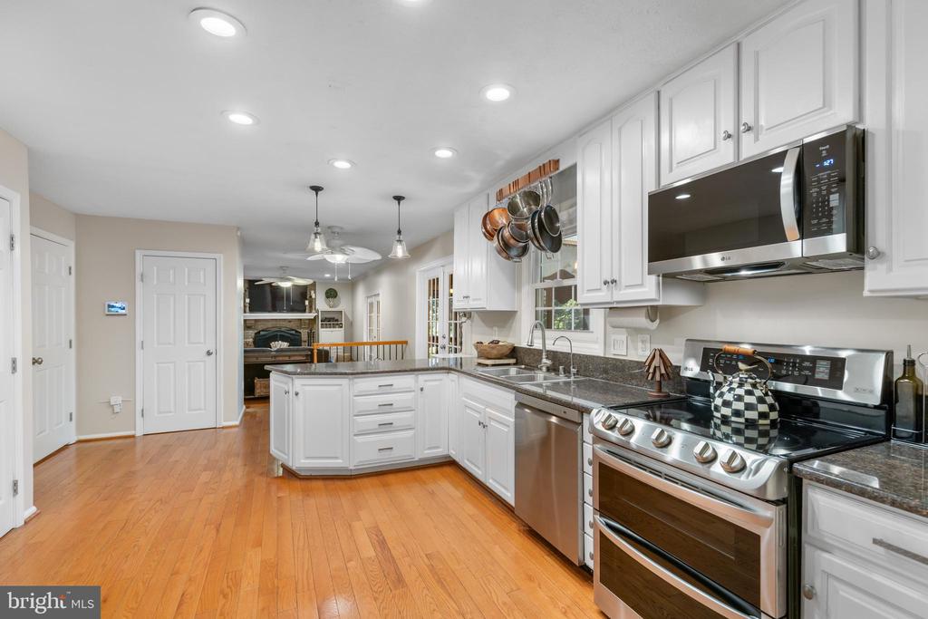 15350 MAYWOOD DRIVE