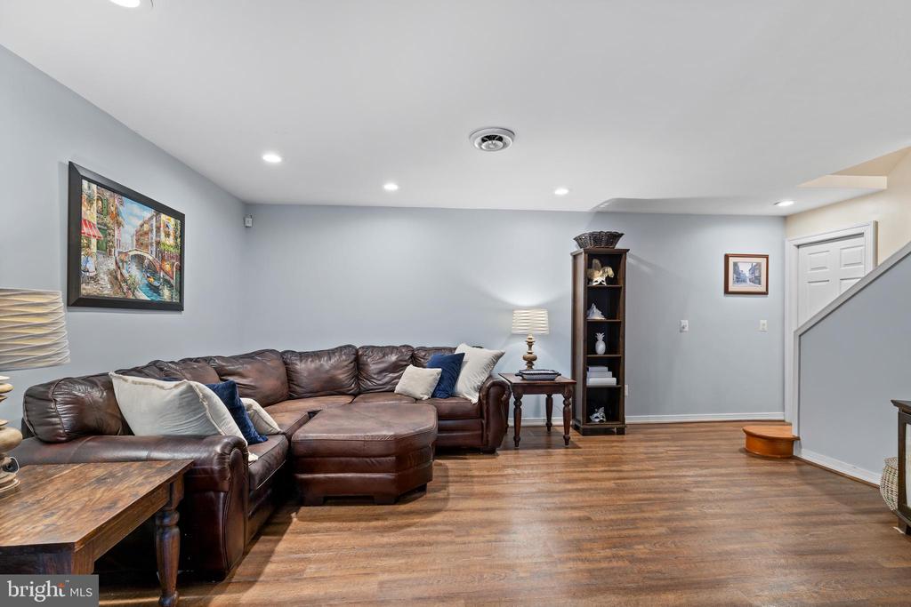 15350 MAYWOOD DRIVE