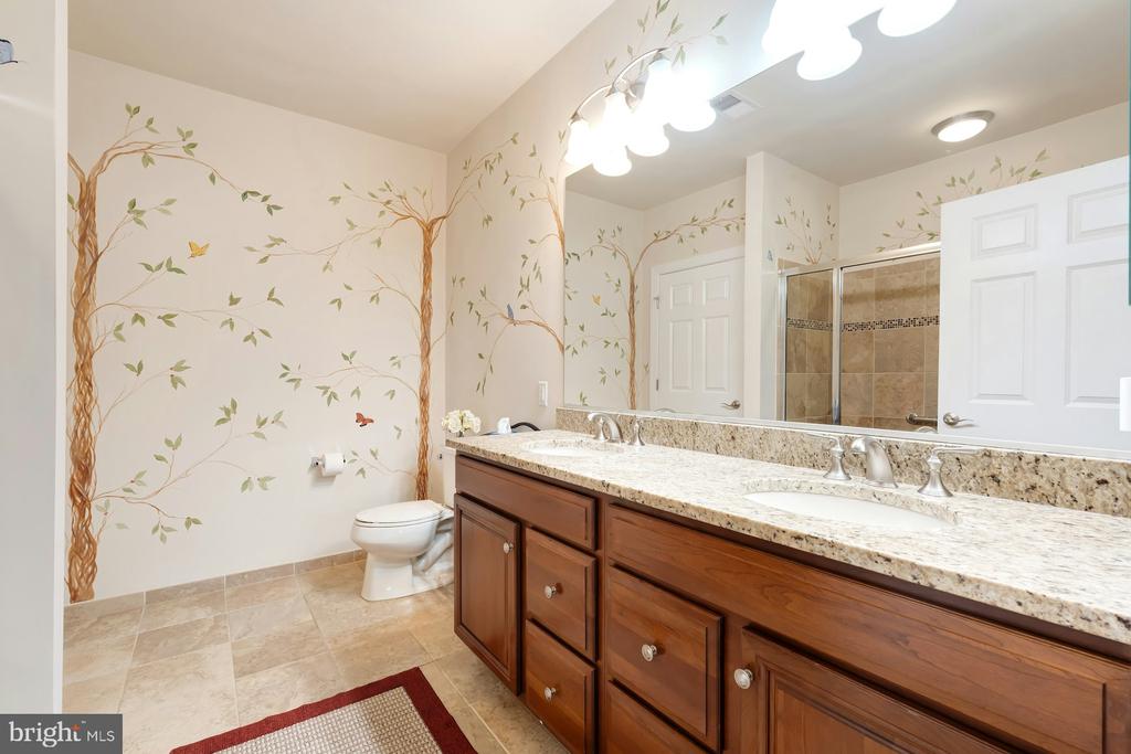 15211 ROYAL CREST DRIVE 405