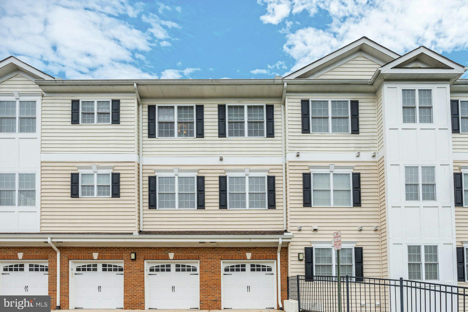 15211 ROYAL CREST DRIVE 405