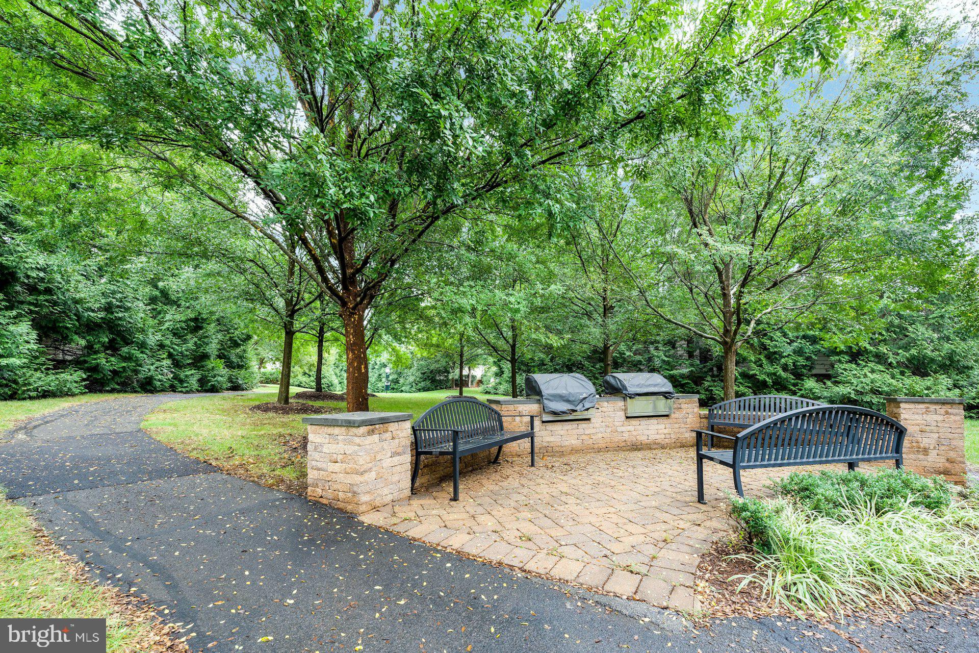15211 ROYAL CREST DRIVE 405