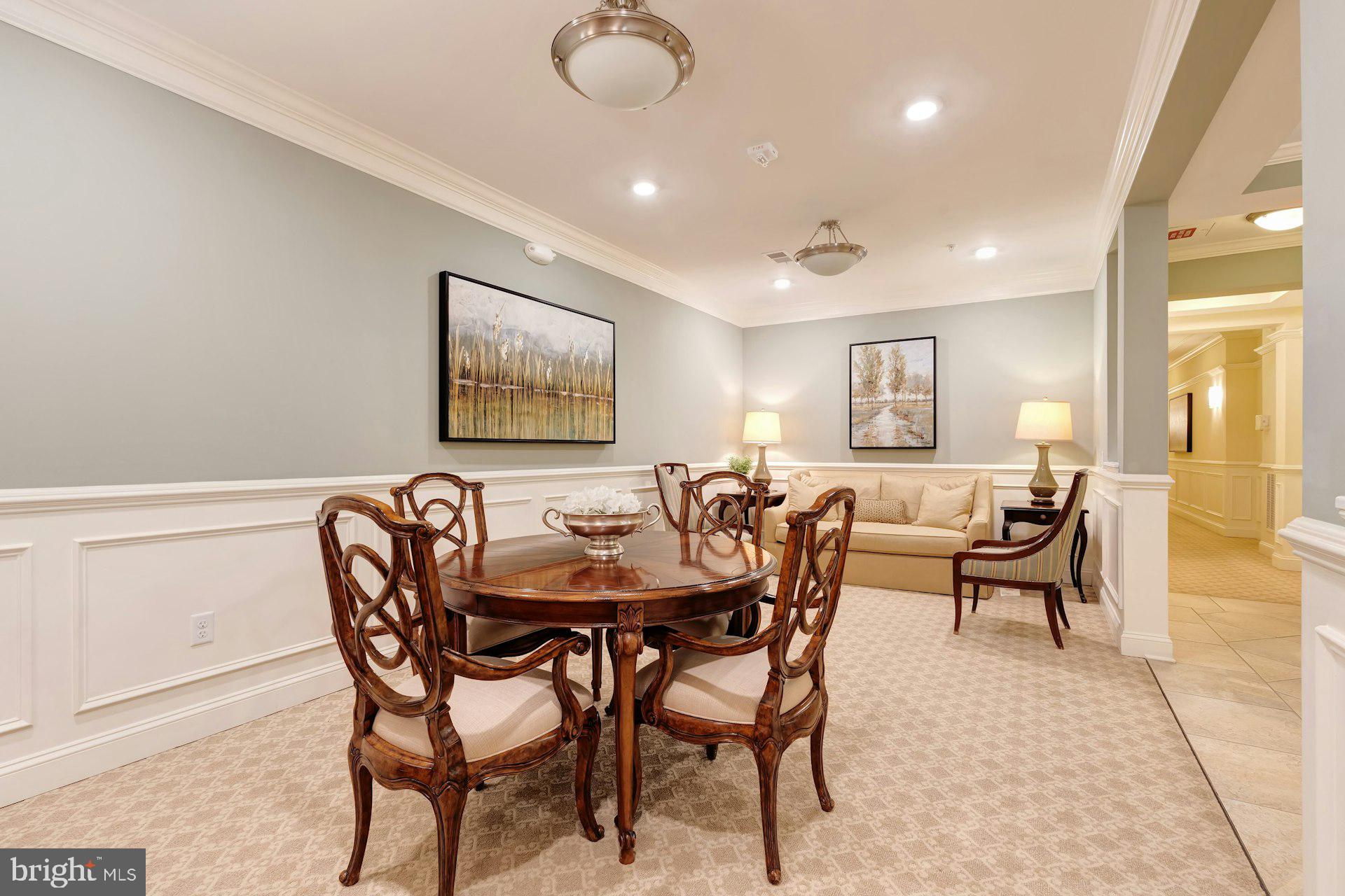 15211 ROYAL CREST DRIVE 405