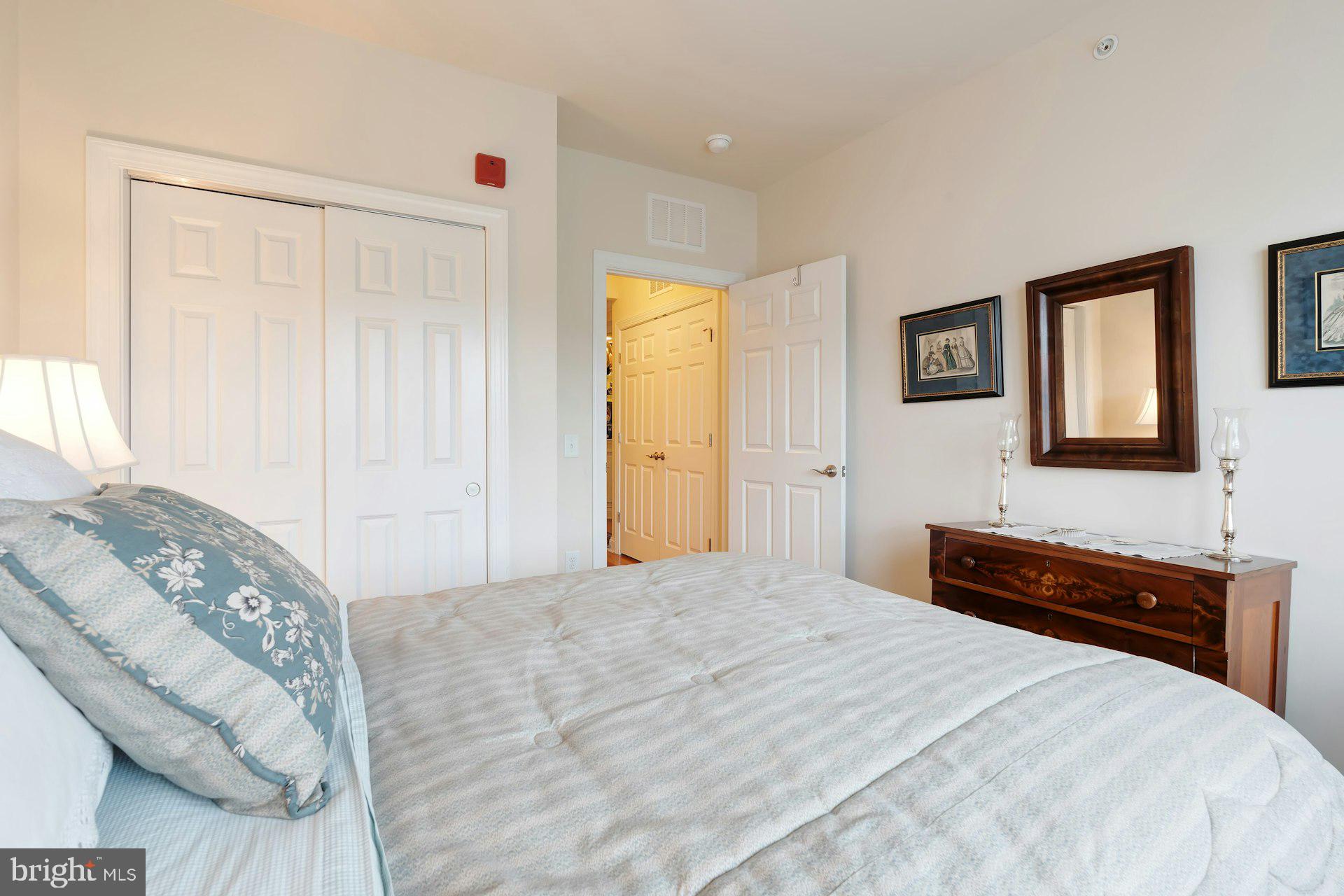 15211 ROYAL CREST DRIVE 405